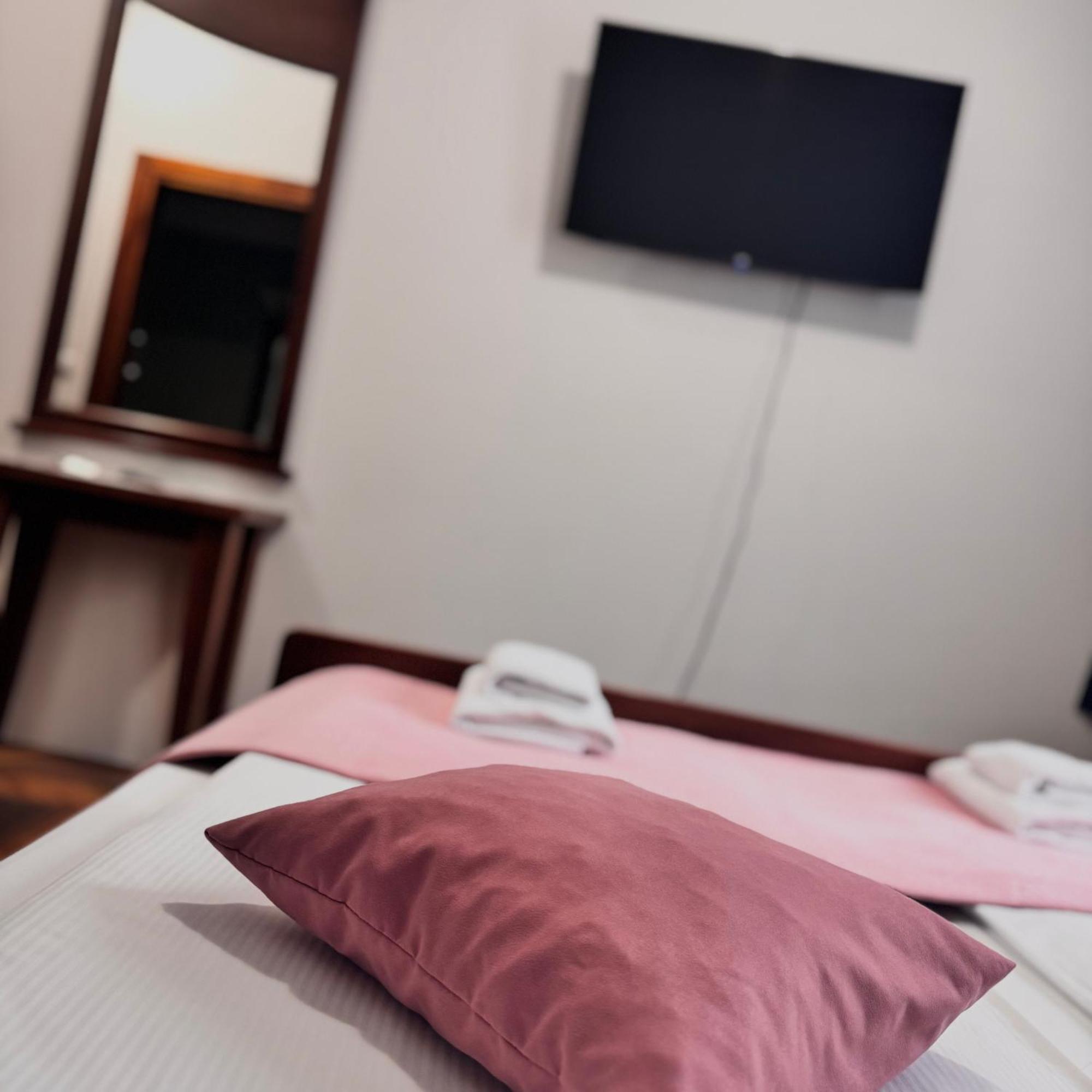 Hotel Paviljon Bihac Bagian luar foto