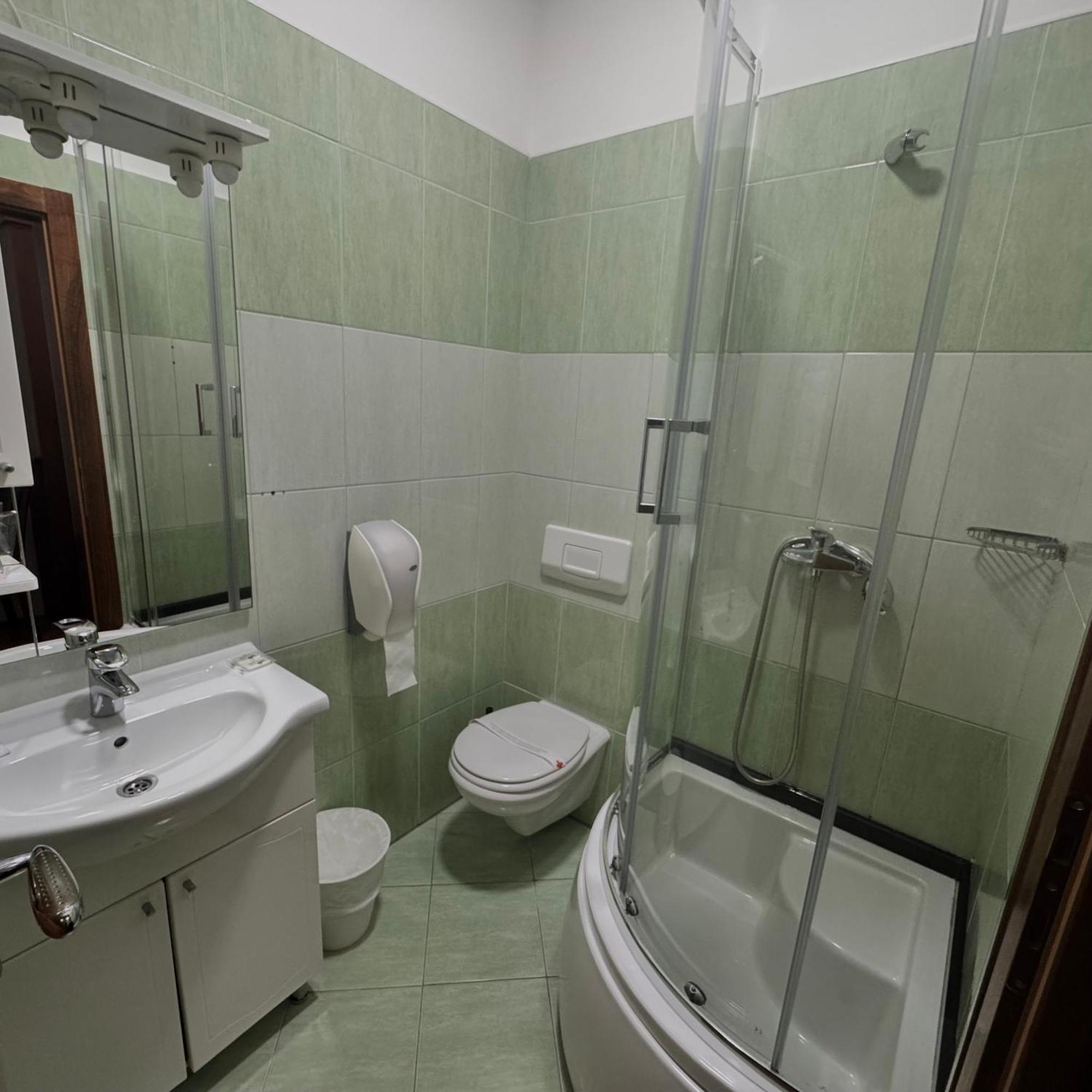 Hotel Paviljon Bihac Bagian luar foto