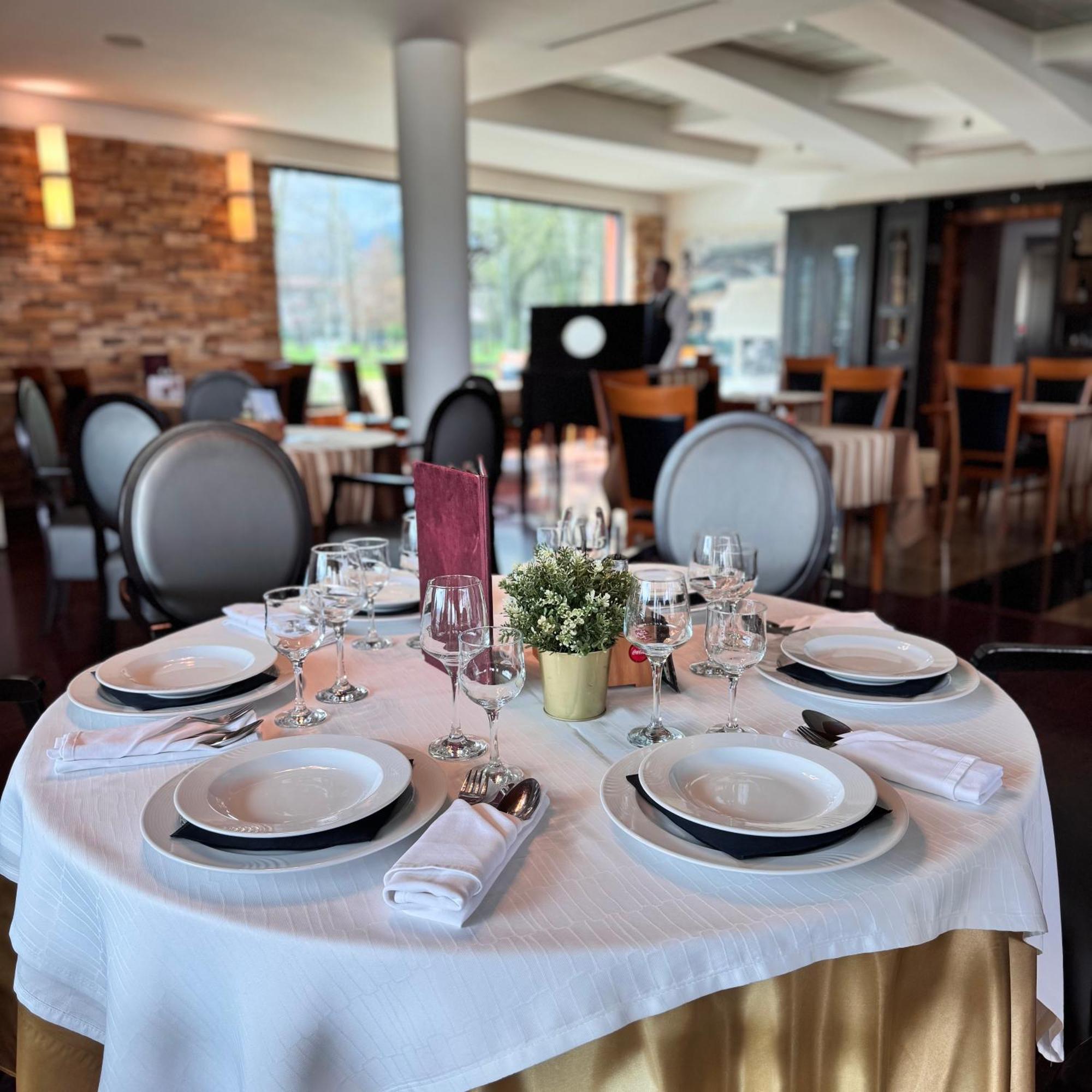 Hotel Paviljon Bihac Bagian luar foto