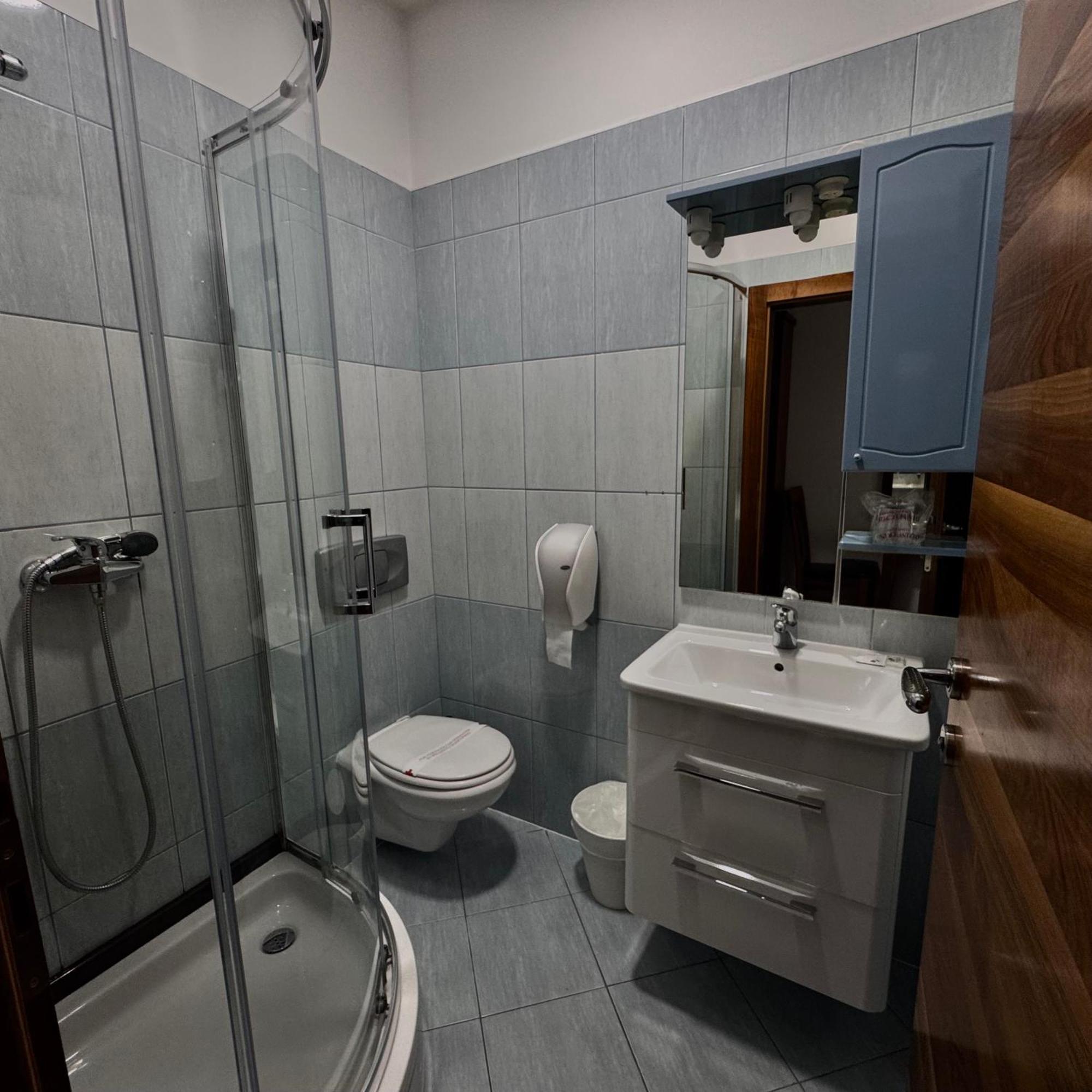 Hotel Paviljon Bihac Bagian luar foto