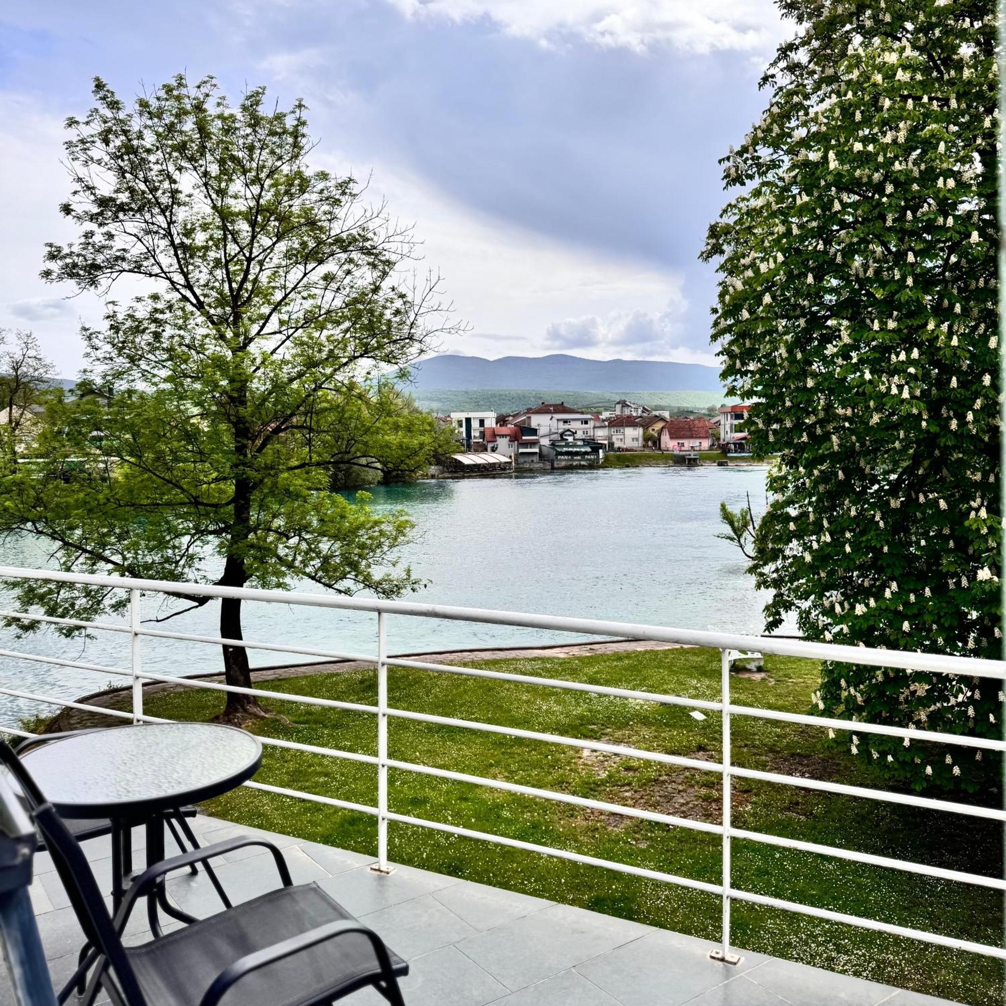 Hotel Paviljon Bihac Bagian luar foto