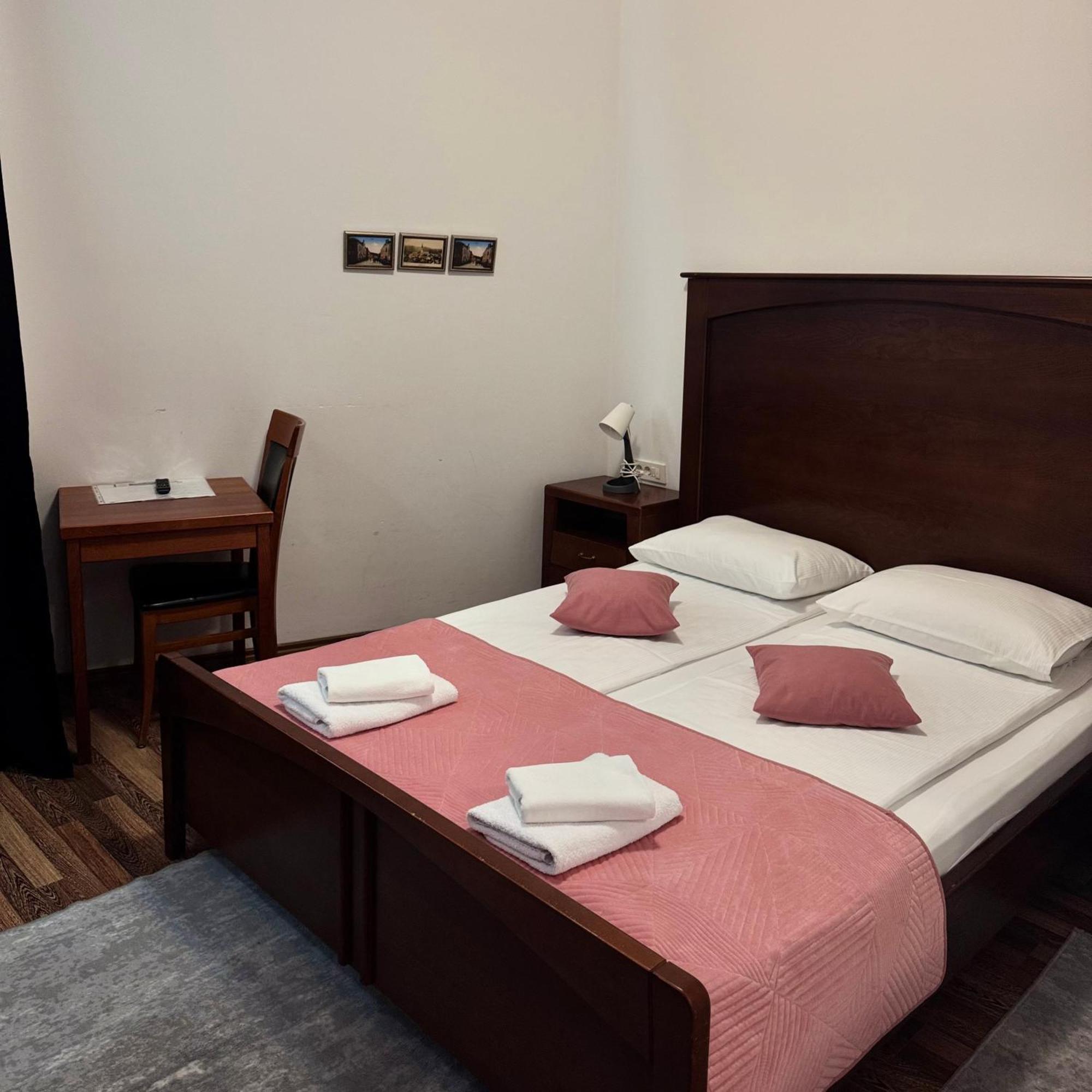 Hotel Paviljon Bihac Bagian luar foto