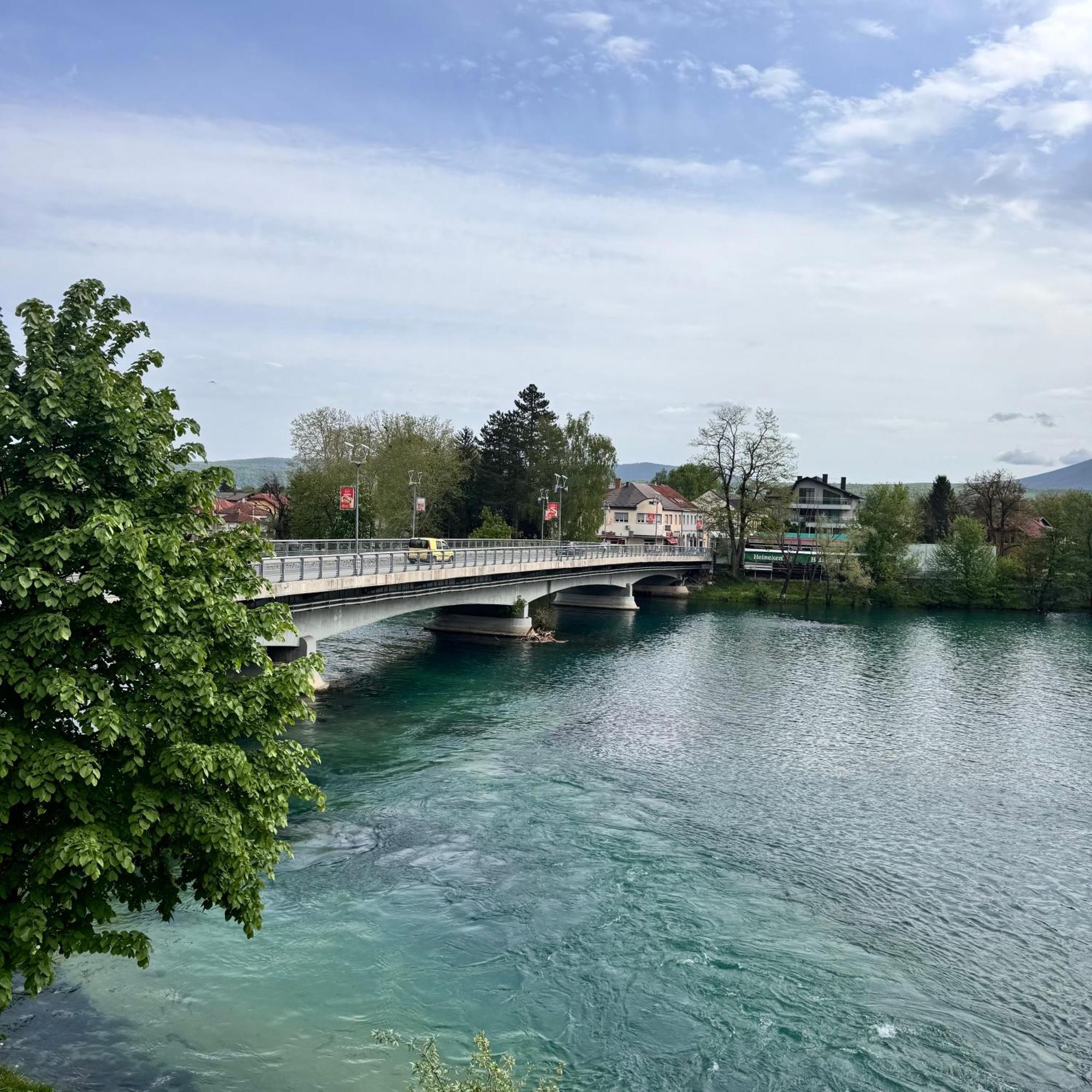 Hotel Paviljon Bihac Bagian luar foto